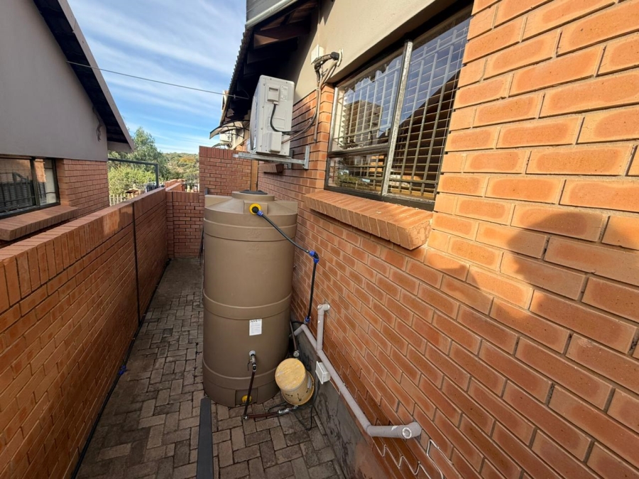 1 Bedroom Property for Sale in Langenhovenpark Free State